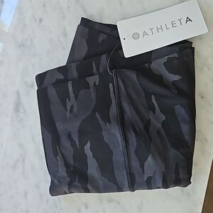 BNWT Athleta M Elevation camo 7/8 tight